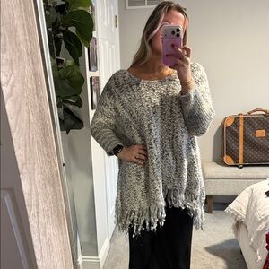 Umgee Grey and White Fringe Sweater